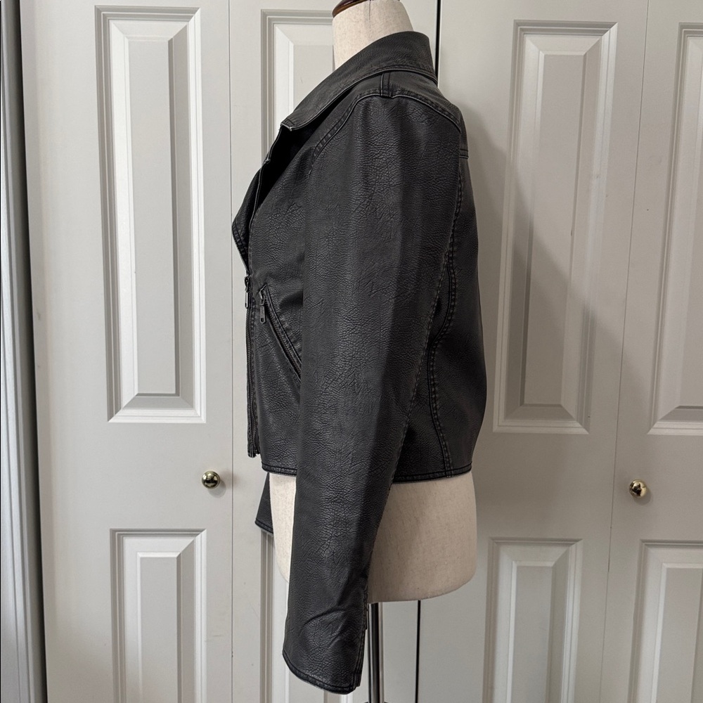 VEDA Distressed Moto Faux Leather Jacket NWT - Picture 4 of 14